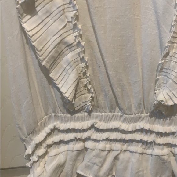 Cute white dress - Picture 3 of 4